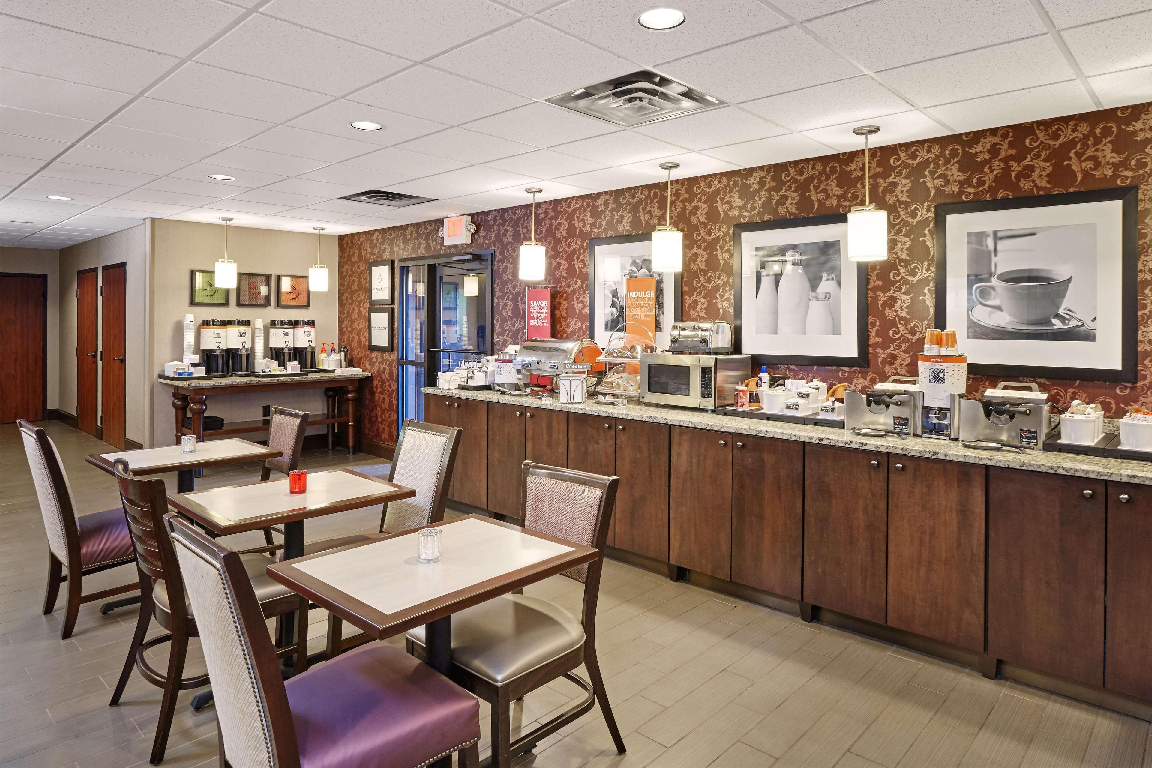 Hampton Inn East Peoria Exterior photo